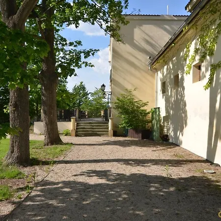 Hotell Zamek Trnova