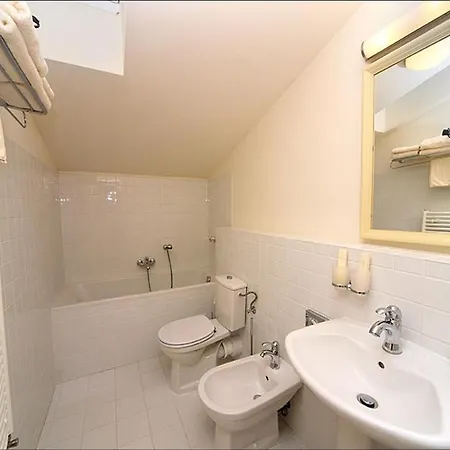 Hotell Zamek Trnova Jíloviště